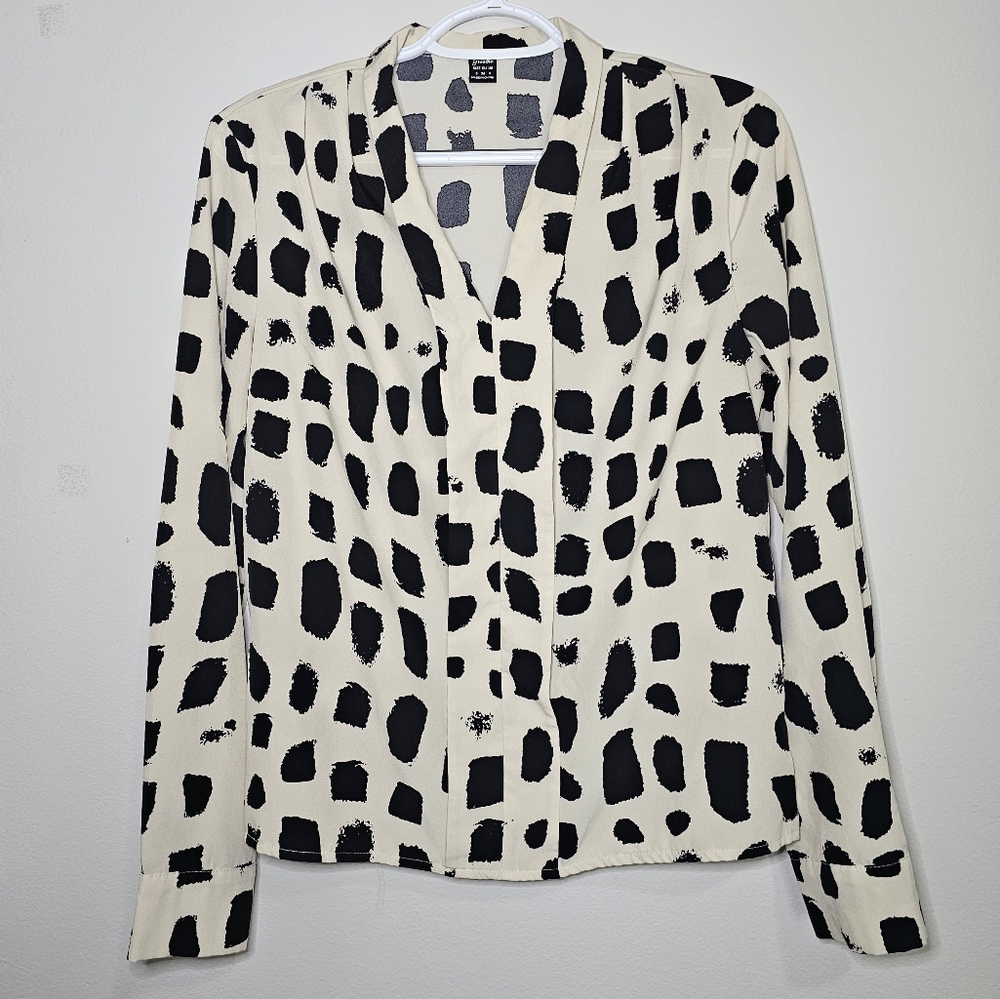 Ivory Black Speckeled Vneck Pleated Neck Blouse Career Business Casual